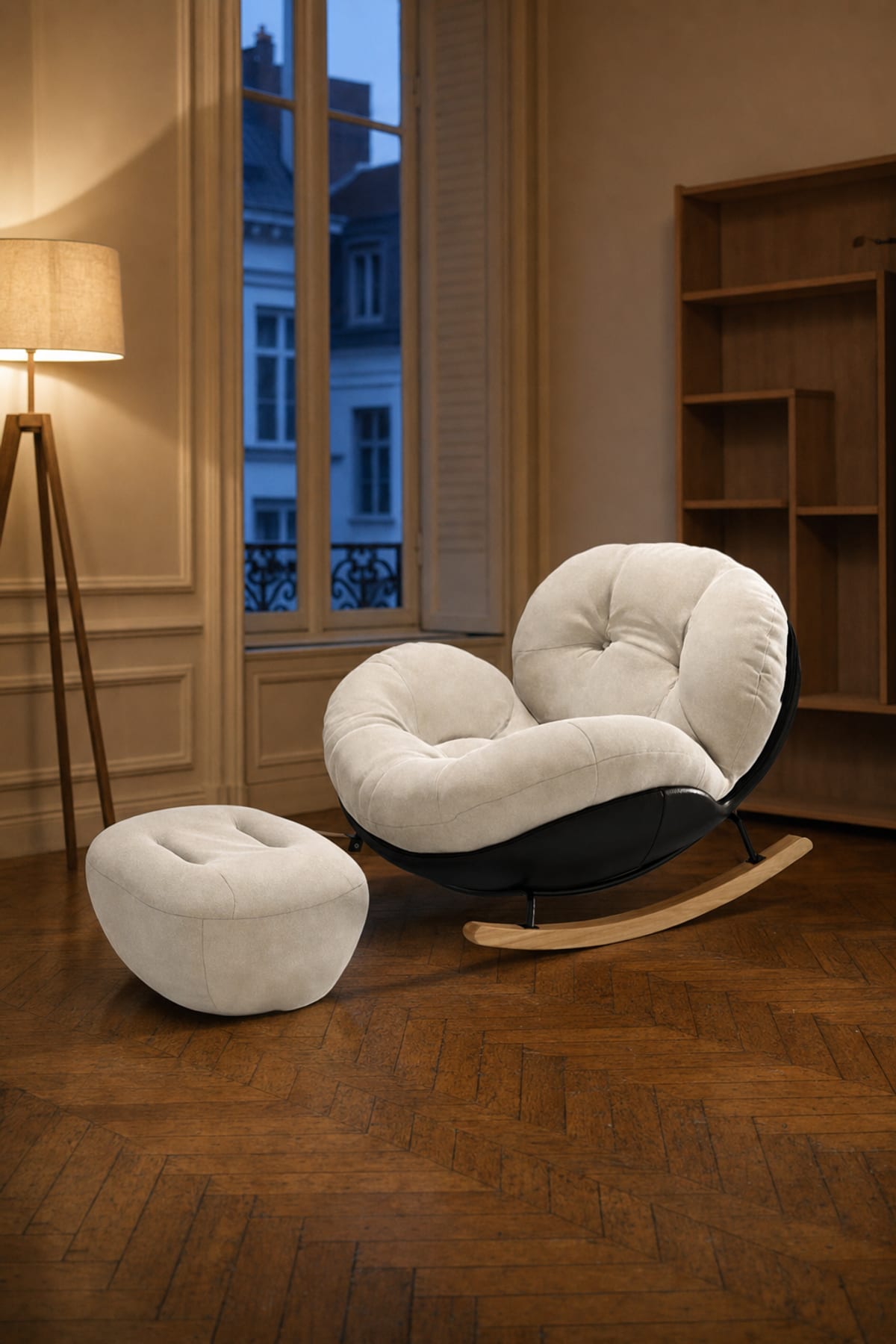 melo mini blanc cassé, coque noire, dans un appartement bruxellois le soir